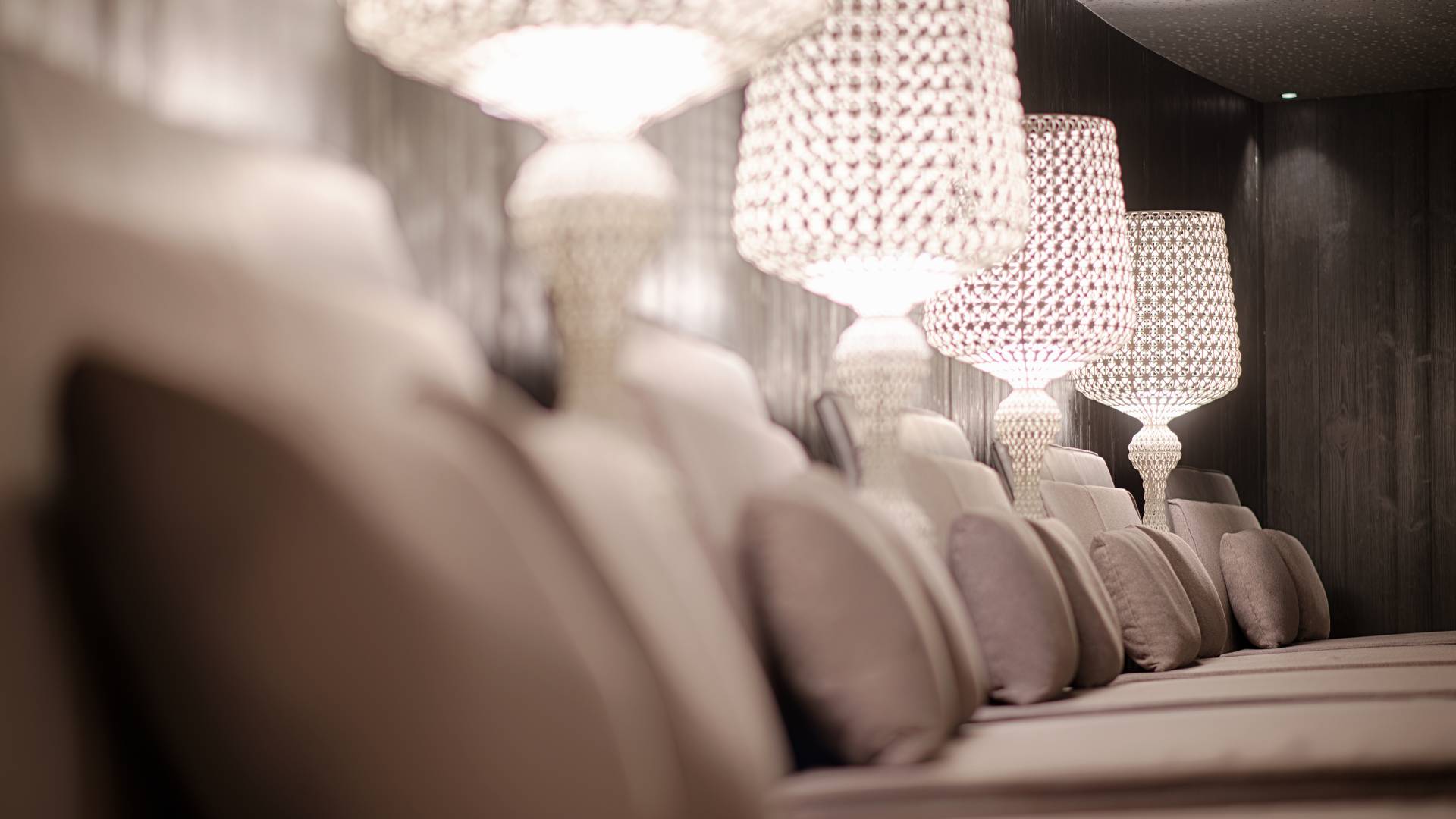 Ruheliegen im Wellnessbereich