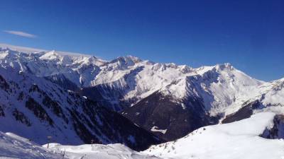 Schneebdeckte Alpen in Südtirol