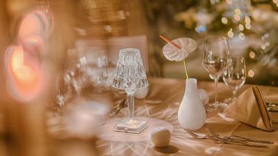 Gedeckter Tisch im Restaurant des Wellnessresort Amonti & Lunaris