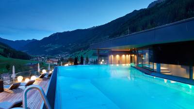 Sky Pool des Amonti & Lunaris