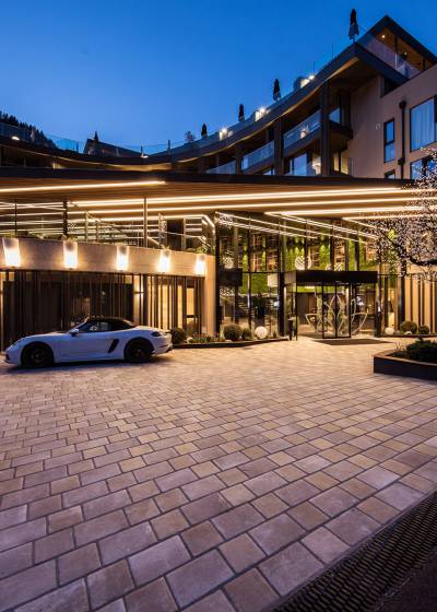 Hote-Einfahrt AMONTI