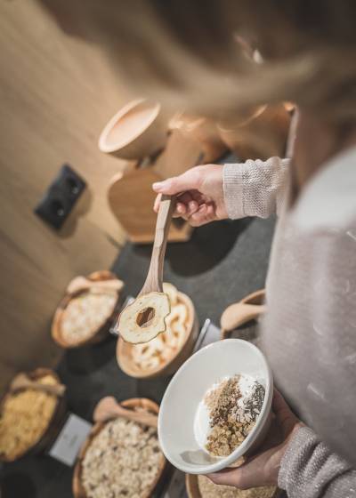 Müsli am Frühstücksbuffet 