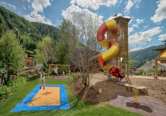 Kids Fun Park: with adventure playground